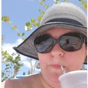 Meet your Posher, Sheri